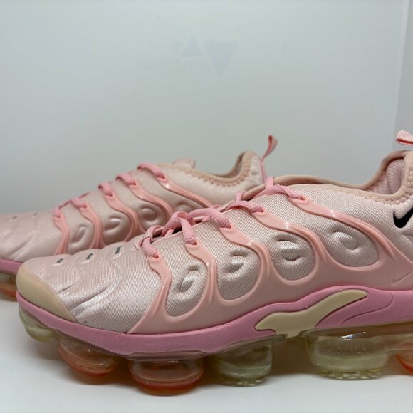 Women's Nike Vapormax Plus - Pink - Picture 6 of 6